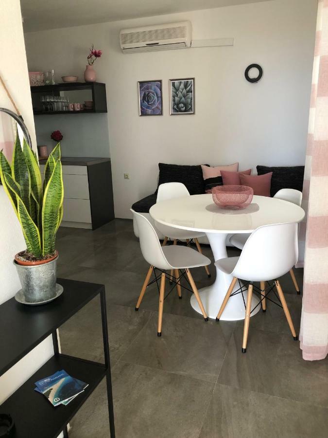 Apartmani Roberta Bol Kültér fotó